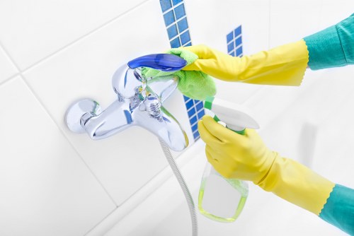 Kitchen and bathroom cleaning for Docklands homes